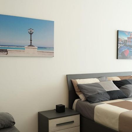 Homega - City Center New Apartment Бари Экстерьер фото
